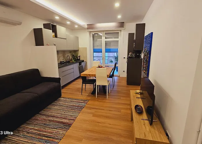 Little Paradise - - 2 Minuti Dal * Арона